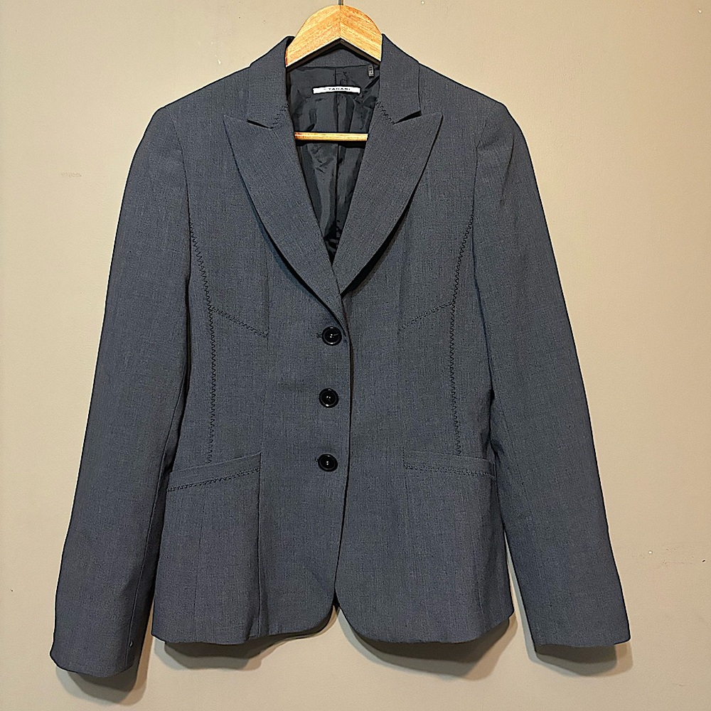 T TAHARI Tailored Blazer